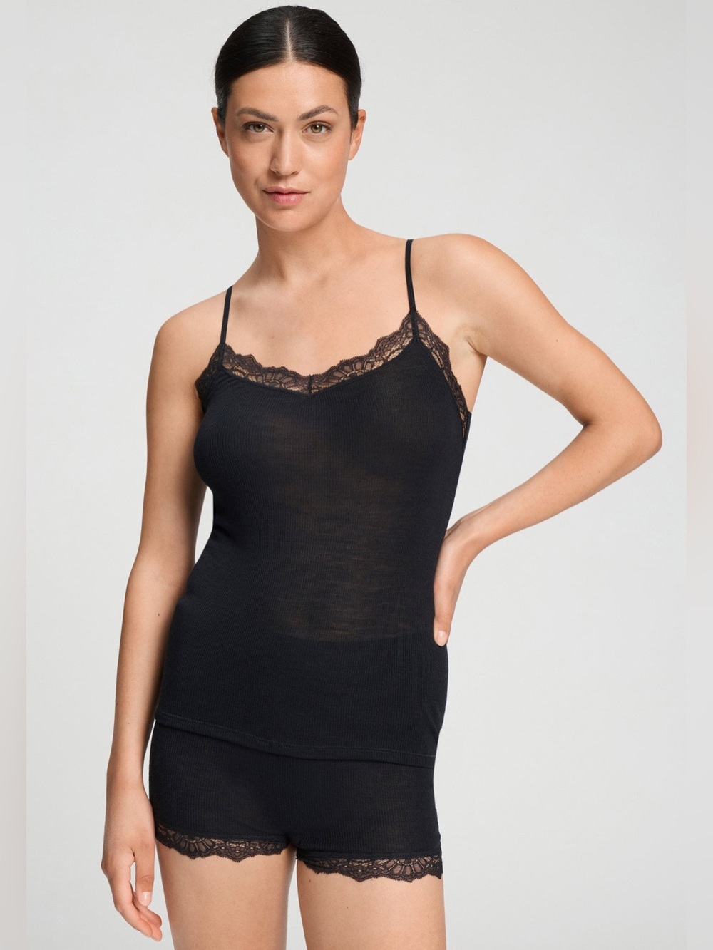 Hanro WOOLEN LACE
Spaghetti Top